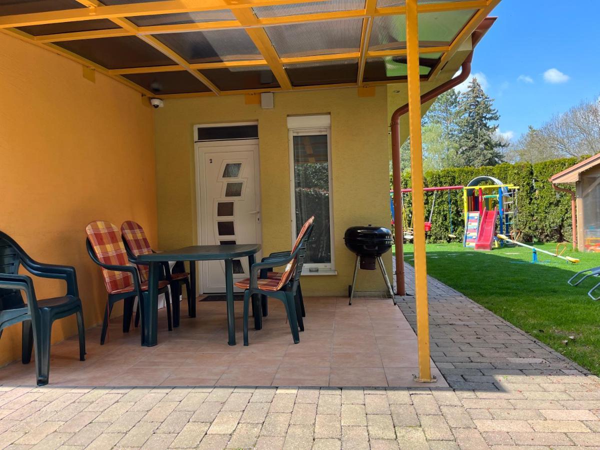 Villa Gracia Patince Exterior foto